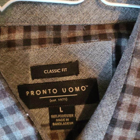 Button down - Picture 3 of 3